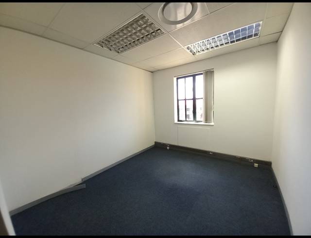 342M² OFFICE TO LET IN BRYANSTON